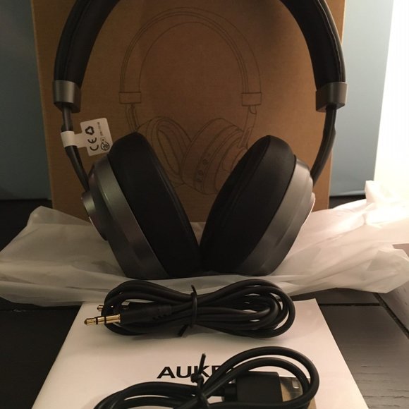 Bluetooth 5 wireless over head earphones with microphone - Picture 8 of 9